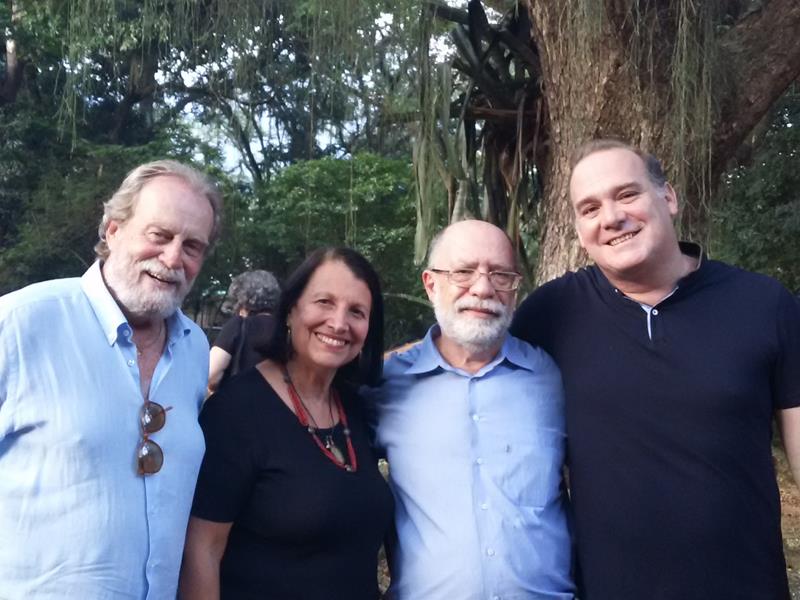 DIANA KUPERMANN NA COMPANHIA DE MARCELO DICK a esquerda Sergio Besserman E HEITOR WEGMANN a direita