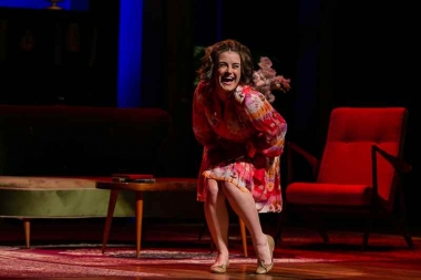 Com a dire&ccedil;&atilde;o de Miguel Falabella, a com&eacute;dia musical 'O Som e a S&iacute;laba' chega ao Rio e estreia em mar&ccedil;o (13) no Teatro XP Investimentos