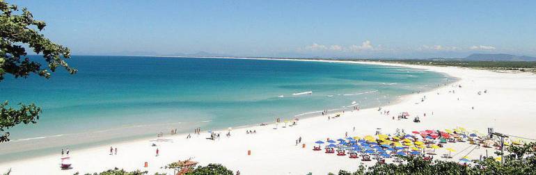 A tão famosa e gelada Praia Grande de Arraial do Cabo.