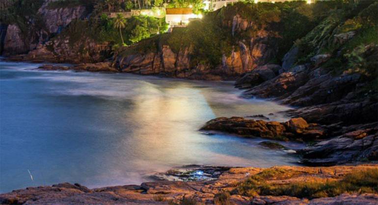 Praia da Joatinga é um pequeno refúgio no meio da cidade do Rio de Janeiro.