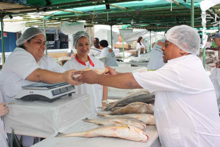 Feira do Pescado em Petrópolis: 25 toneladas de peixes à venda na Semana Santa. Dias 17, 18 e 19 de abril na Rua Souza Franco