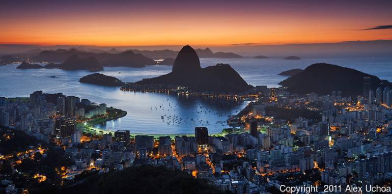 Você não está em um avião, você está no Mirante Dona Marta no Rio de Janeiro.