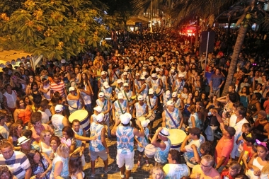 Dez blocos de rua animar&atilde;o o Carnaval de B&uacute;zios a partir do dia 2 de mar&ccedil;o