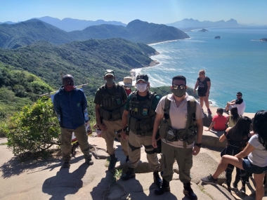 Pedra do Tel&eacute;grafo, no Parque Estadual da Pedra Branca, volta a receber turistas ap&oacute;s cinco meses fechado &agrave; visita&ccedil;&atilde;o