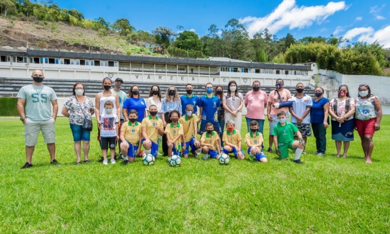 Projeto &#039;Gol do Brasil&#039; em Teresópolis recebe a visita de representante da Unesco