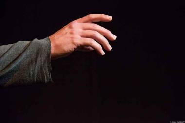 'Aproximando-se de A Fera na Selva' desembarca no Rio para uma temporada no Teatro Poeira