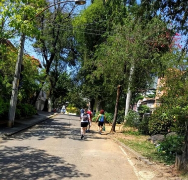Aconteceu no bairro do Graja&uacute; a tal &ldquo;Ca&ccedil;a ao Tesouro&rdquo;, que j&aacute; &eacute; uma febre na Europa e nos pa&iacute;ses n&oacute;rdicos