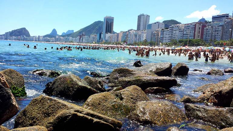 Fui averiguar a situação após o réveillon da praia de Copacabana até o Leme, e vou te dizer uma coisa