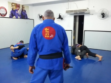 Aten&ccedil;&atilde;o dirigida &eacute; marca registrada de Helvecio