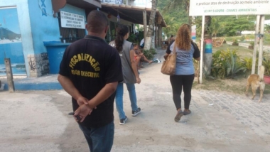 Arraial do Cabo realiza a&ccedil;&atilde;o de conscientiza&ccedil;&atilde;o sobre proibi&ccedil;&atilde;o de descart&aacute;veis no munic&iacute;pio